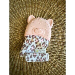 Itzy Ritzy Teething Mitt – Leopard Print